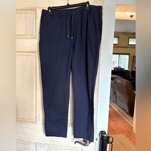 Men’s IZOD sweatpants size large